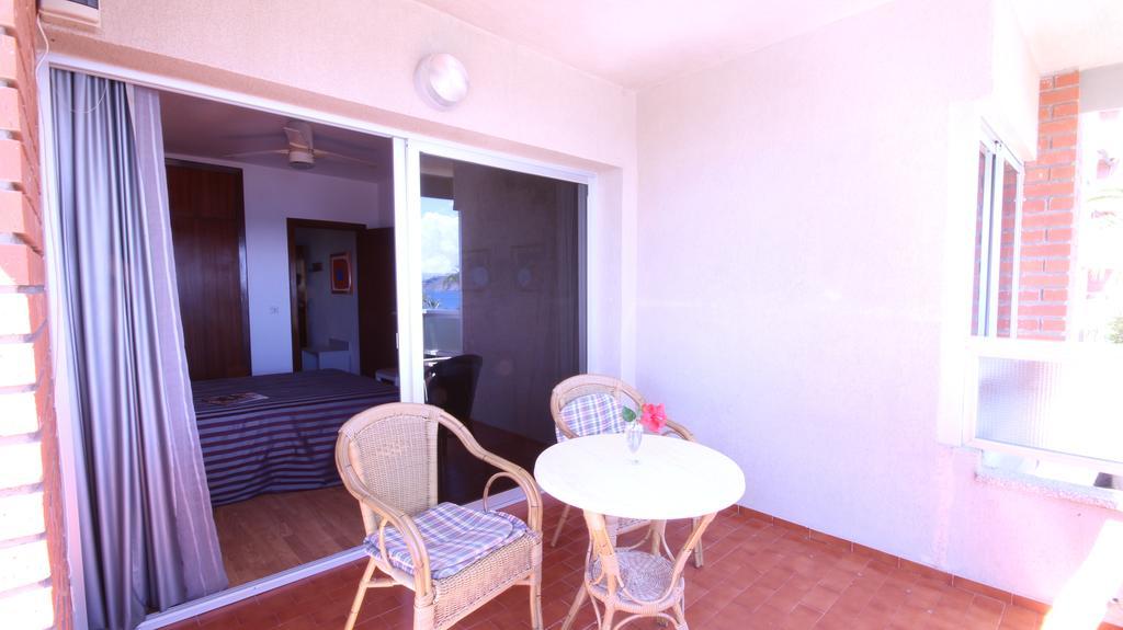 Hostal Velilla Almunecar Exterior photo