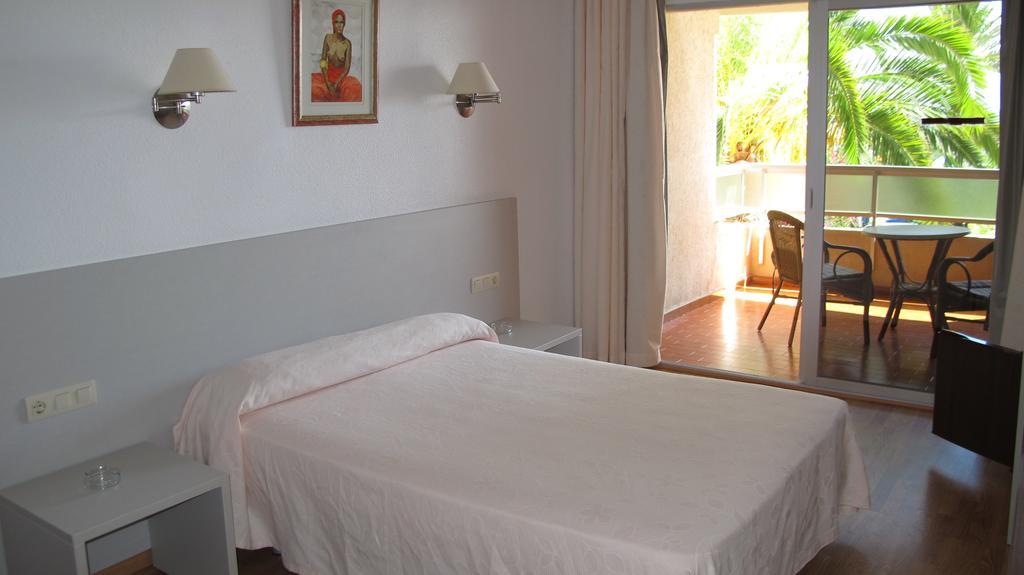 Hostal Velilla Almunecar Exterior photo