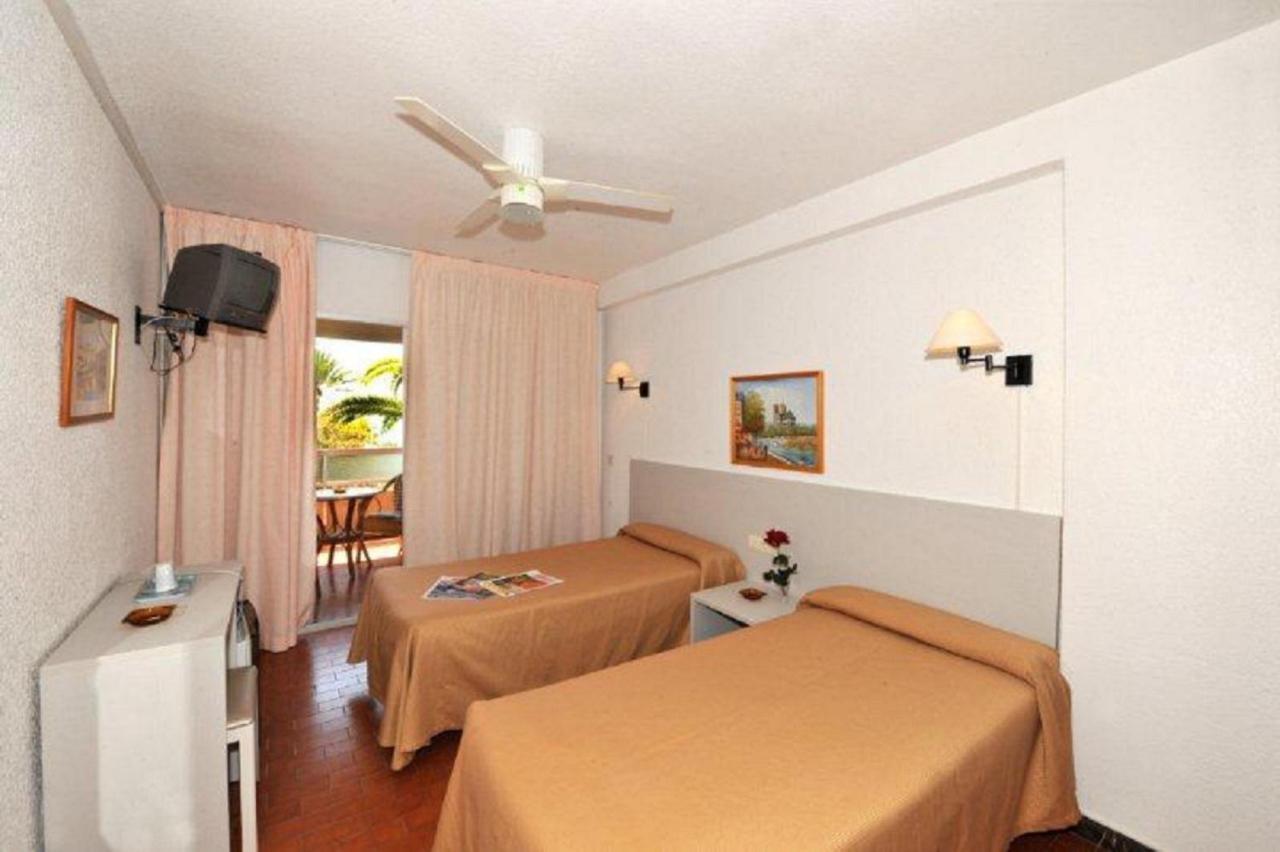 Hostal Velilla Almunecar Exterior photo